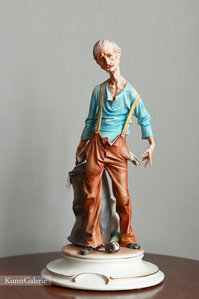 Бродяга с баком, Tosca, Capodimonte, статуэтка