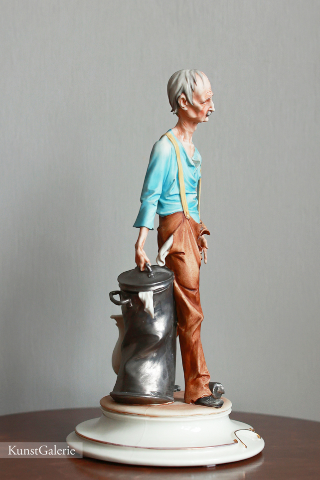 Бродяга с баком, Tosca, Capodimonte, статуэтка