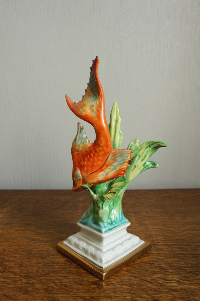 Красная рыбка в траве, Capodimonte, статуэтка