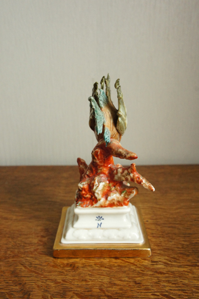 Рыбка на красном коралле, Каподимонте, статуэтка