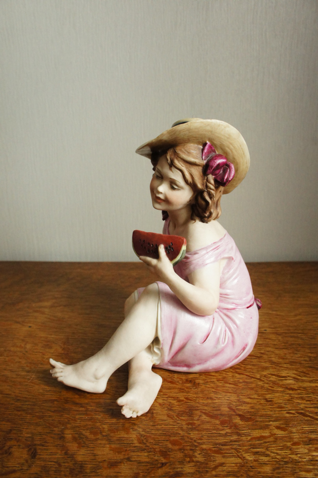 Девочка с арбузом, Bruno Merli , Каподимонте, статуэтка