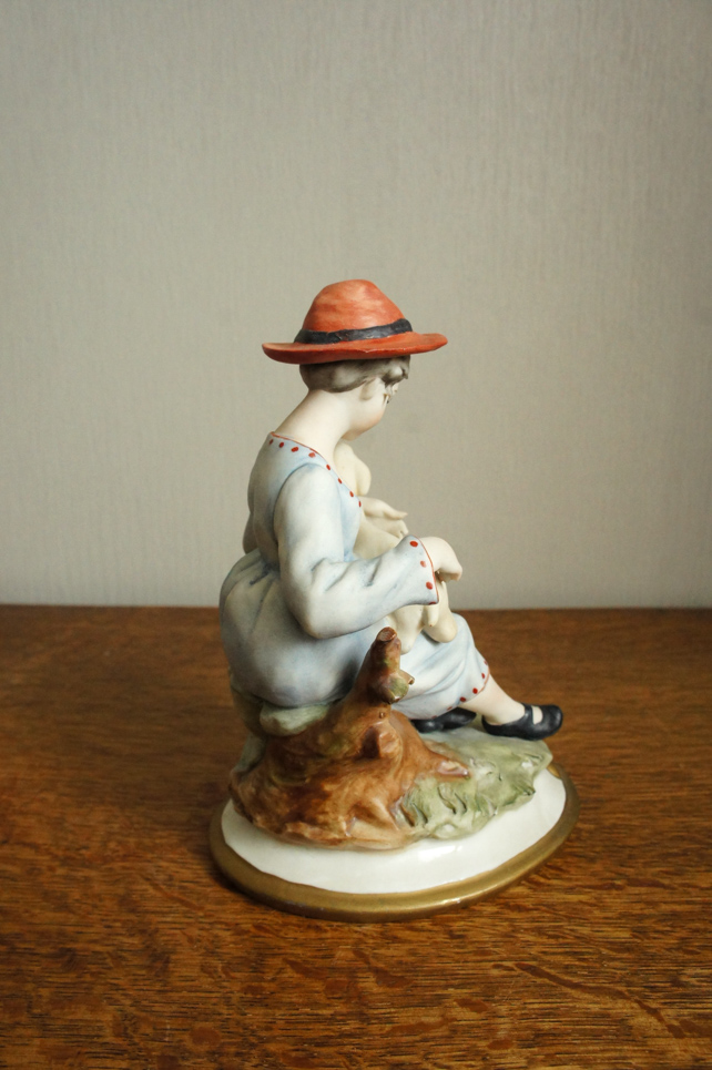Девочка с барашком, Gianni Merlo , Каподимонте, статуэтка