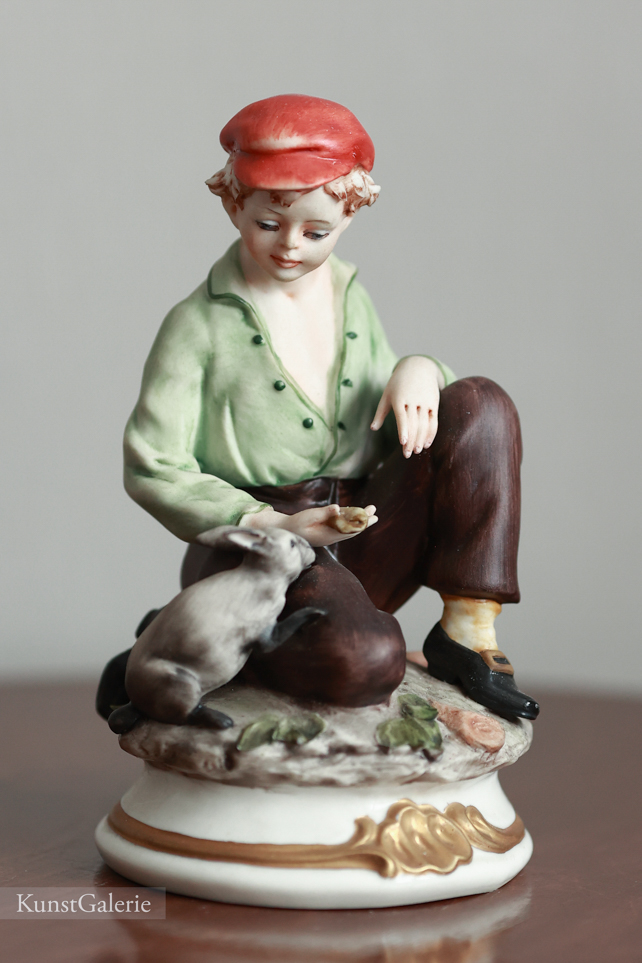 Мальчик с кроликом, Gianni Merlo, Capodimonte, фарфоровые статуэтки. KunstGalerie