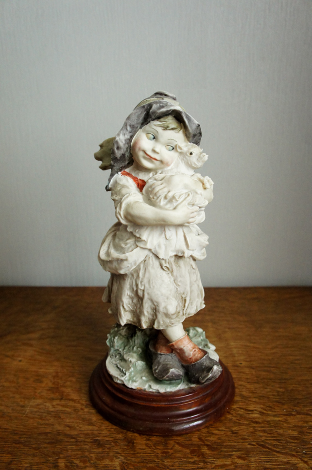 Девочка с ягненком, Giuseppe Armani, статуэтка