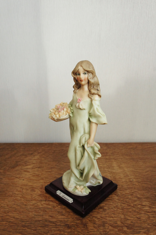 Девочка с корзинкой цветов, Джузеппе Армани, Флоренс, Каподимонте, статуэтка