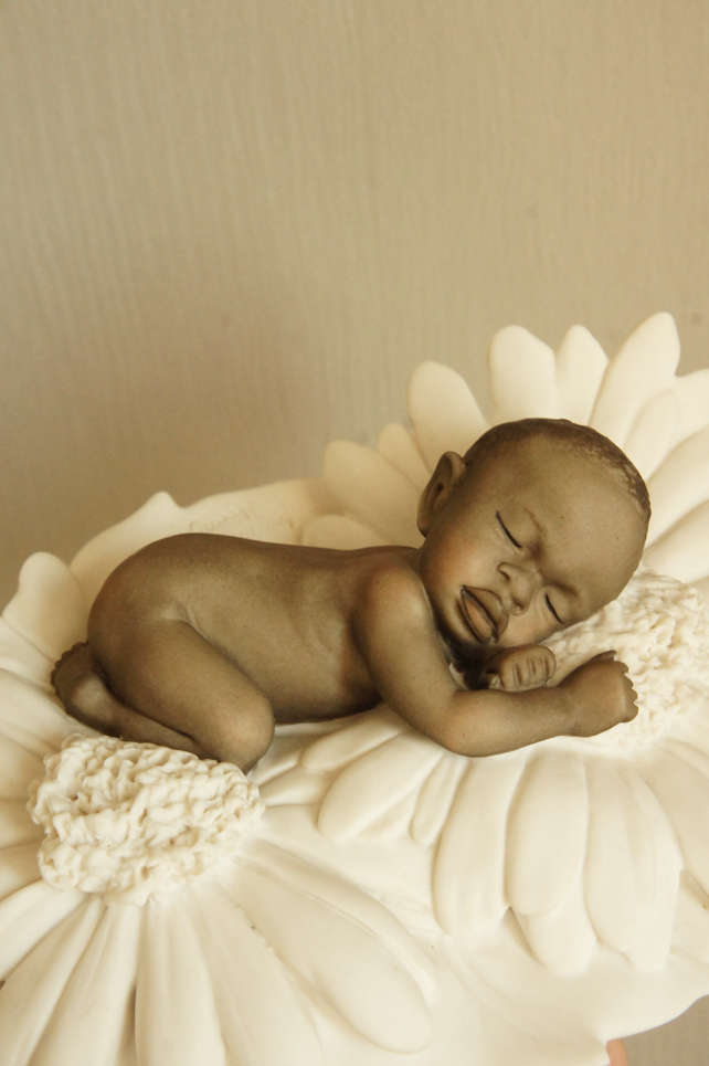 Младенец в ромашках, Giuseppe Armani, статуэтка