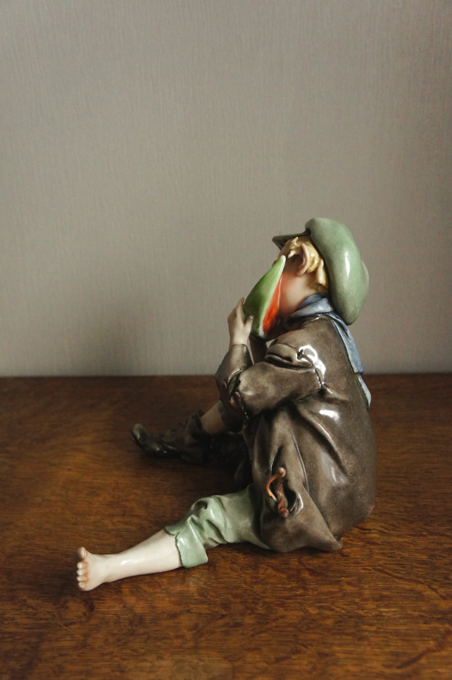 Мальчик с арбузом, Каподимонте, статуэтка