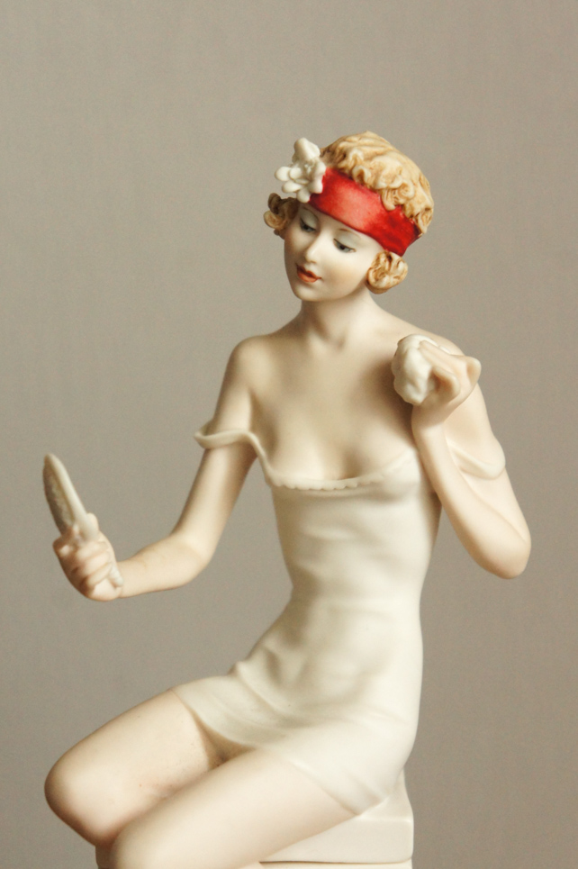 Девушка с зеркальцем, Giuseppe Armani, Florence, статуэтка