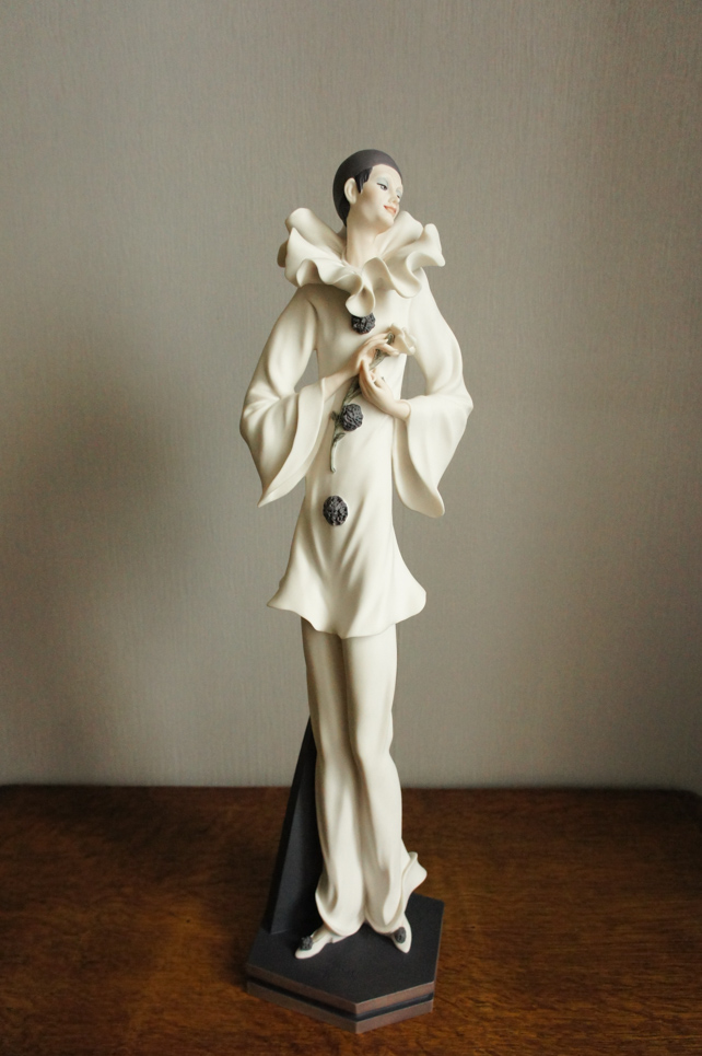 Романтичный пьеро с розой, Giuseppe Armani, статуэтка