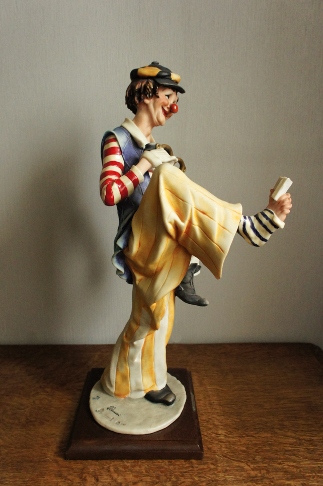Клоун с книжкой в ноге, Giuseppe Armani, купить