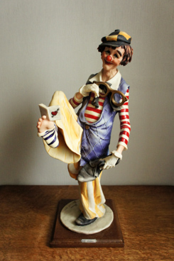 Клоун с книжкой, Giuseppe Armani, Florence, Capodimonte, статуэтка, KunstGalerie.ru
