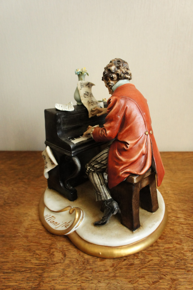 Пианист, Tyche Tosca, Capodimonte, статуэтка