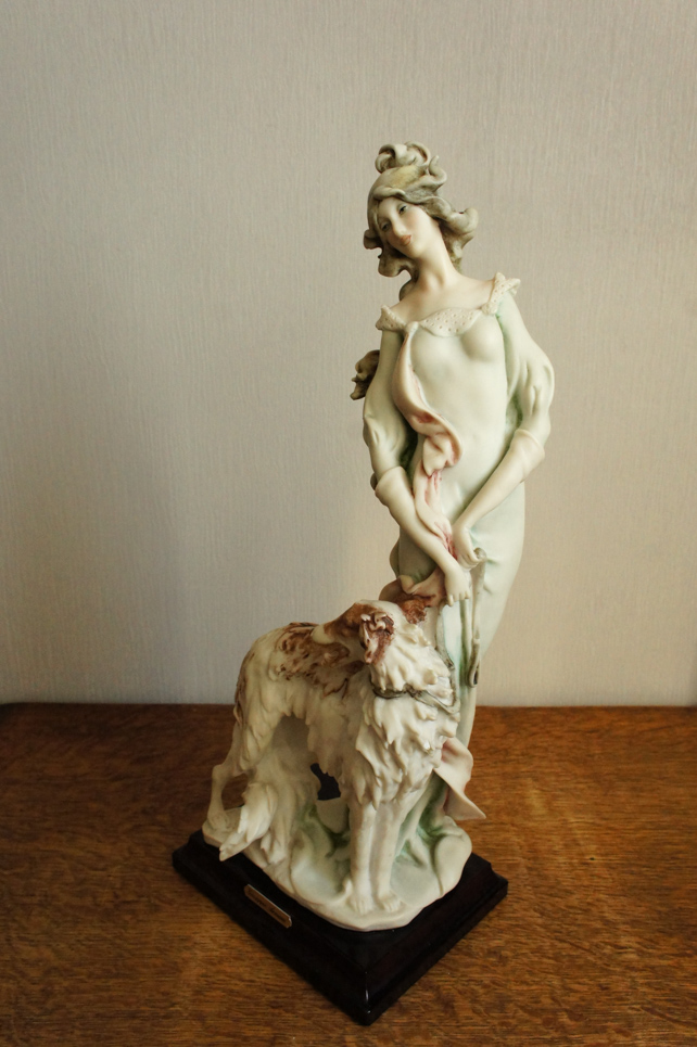 Богиня с борзой, Джузеппе Армани, Флоренс, статуэтка