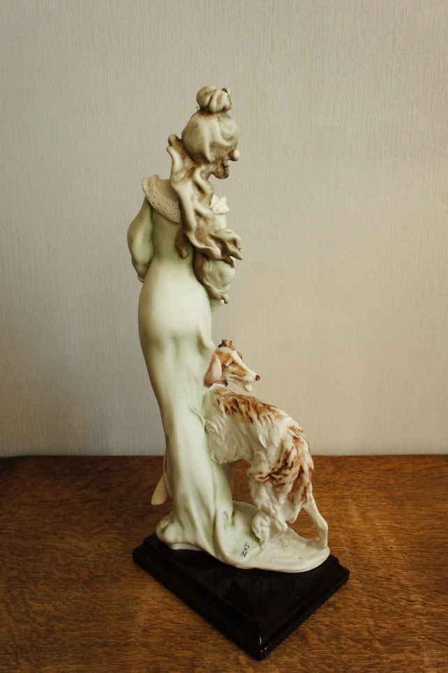Богиня с борзой, Джузеппе Армани, Флоренс, статуэтка