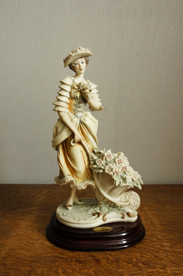 Леди с цветочной тележкой, Giuseppe Armani, Florence, статуэтка