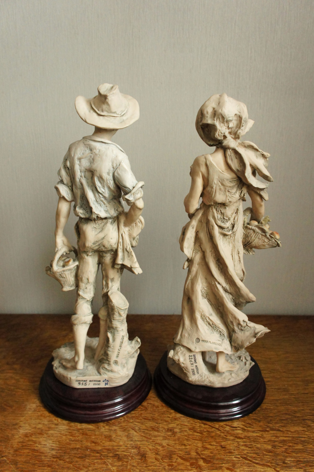 Деревенские юноша и девушка, Giuseppe Armani, Florence, статуэтка