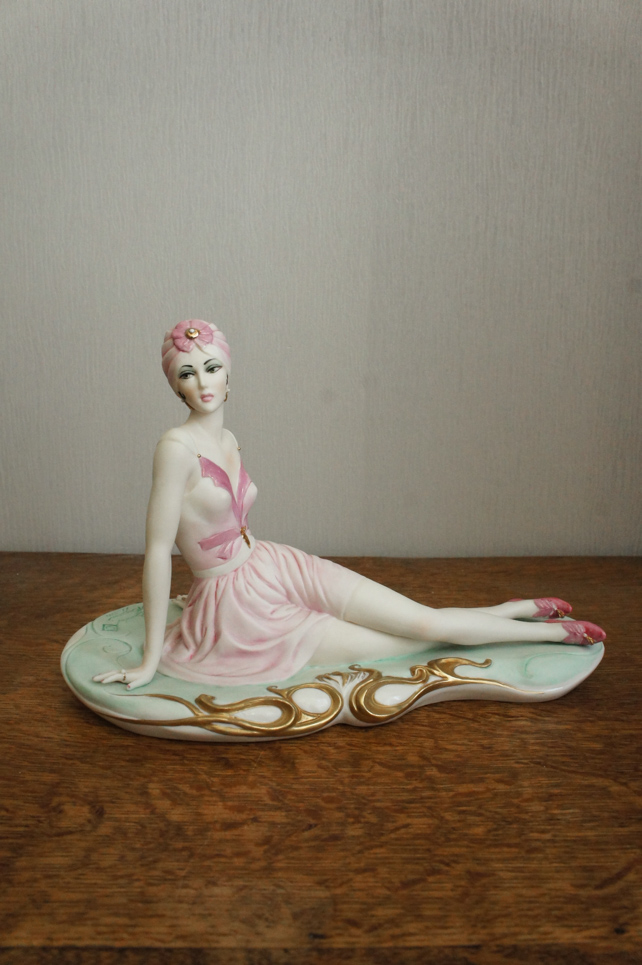 Леди в розовом, Sandro Maggioni, Каподимонте, статуэтка