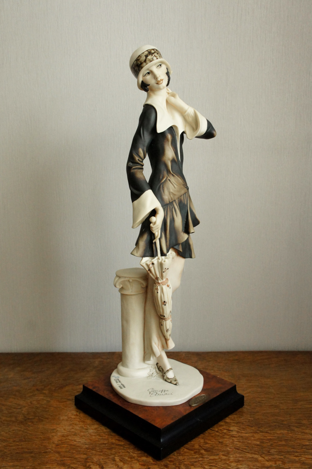 Нелли с зонтом, Giuseppe Armani, Florence, статуэтка