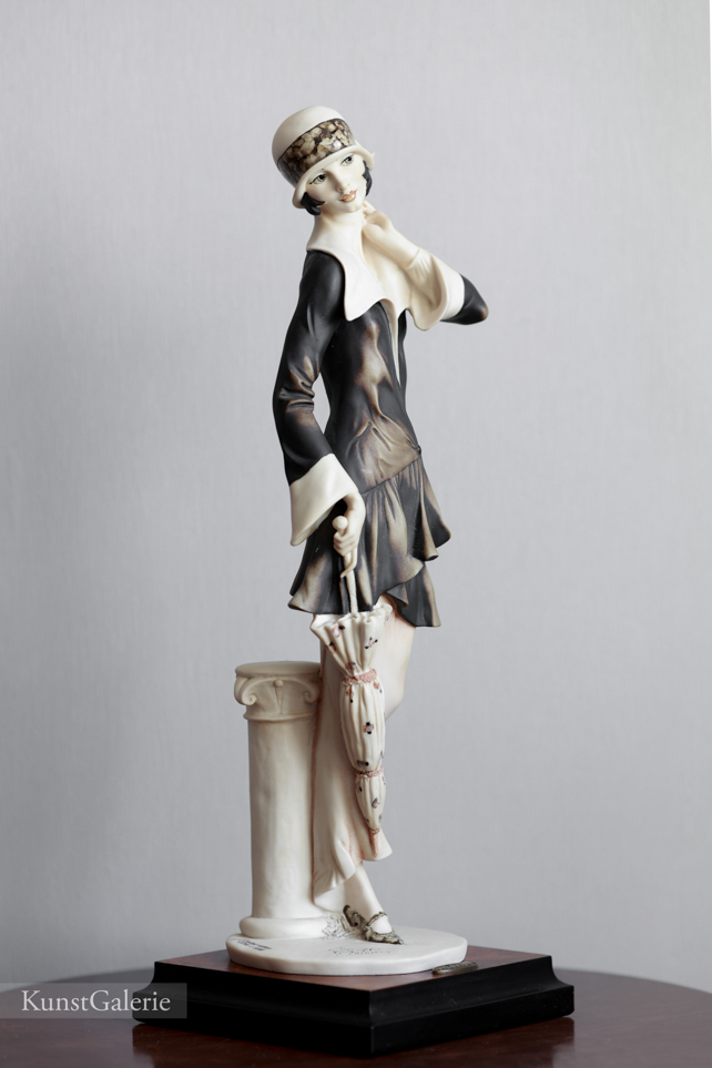 Нелли с зонтом, Giuseppe Armani, Florence, статуэтка