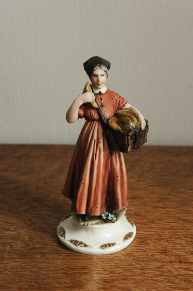 Девочка с арбузом, Porcellane Principe, Capodimonte, статуэтка