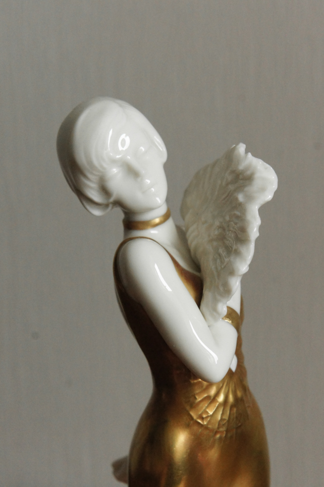 Леди в золотом с веером, Sandro Maggioni, Каподимонте, статуэтка