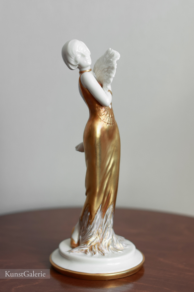 Леди в золотом с веером, Sandro Maggioni, Capodimonte, фарфоровые статуэтки. KunstGalerie
