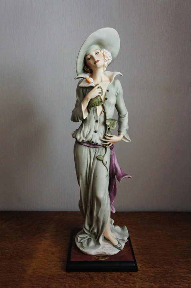 Грэйс с лилией, Giuseppe Armani, Florence, статуэтка