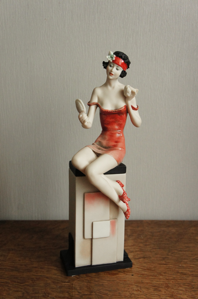 Девушка с зеркальцем, Giuseppe Armani, статуэтка