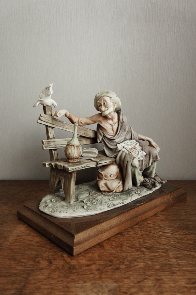 Бродяга с голубем, Giuseppe Armani, Florence, статуэтка