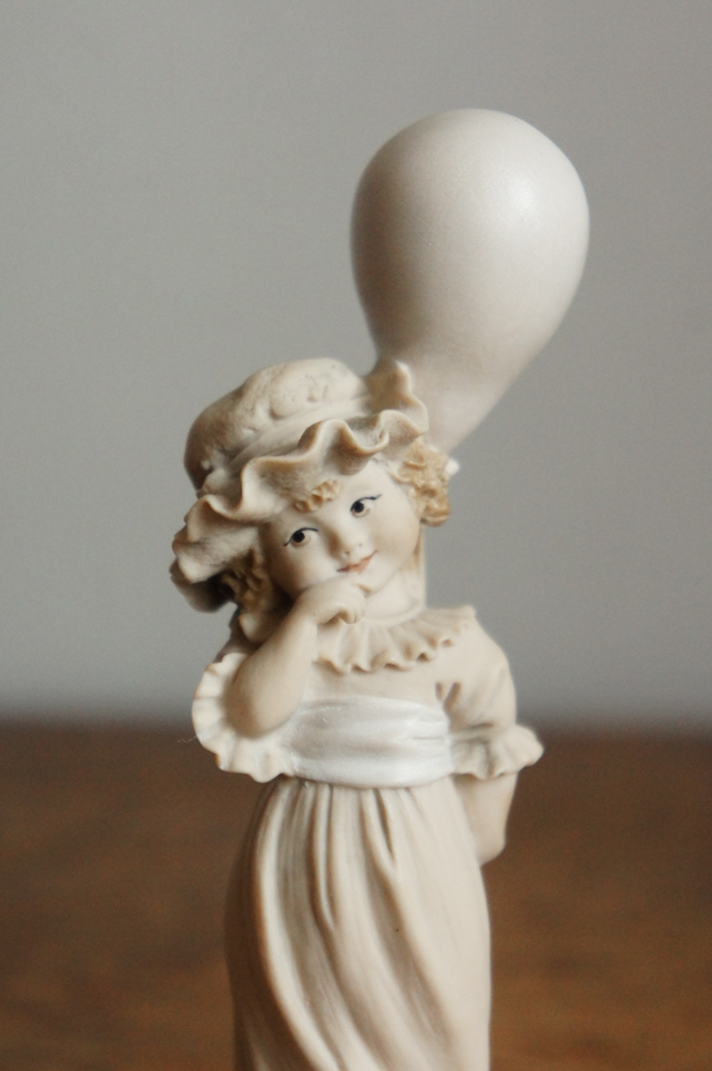 Девочка с шариком, Giuseppe Armani, статуэтка