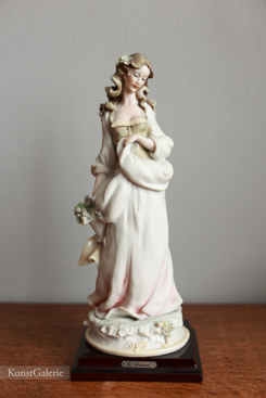 Девушка с корзинкой цветов, Джузеппе Армани, Флоренс, Каподимонте, статуэтка, KunstGalerie.ru