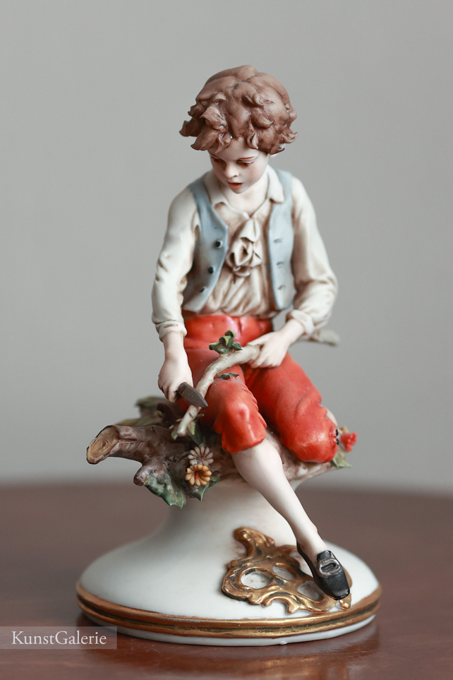Мальчик с палкой, Luigi Giorgio Benacchio, Capodimonte, статуэтка