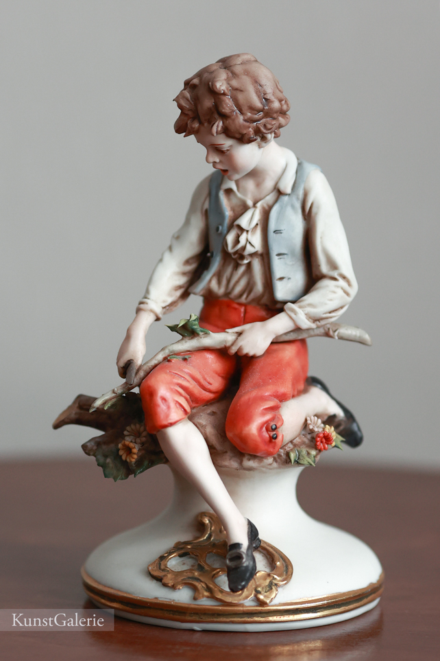 Мальчик с палкой, Luigi Giorgio Benacchio, Capodimonte, статуэтка