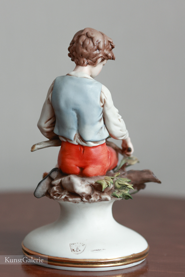 Мальчик с палкой, Luigi Giorgio Benacchio, Capodimonte, статуэтка
