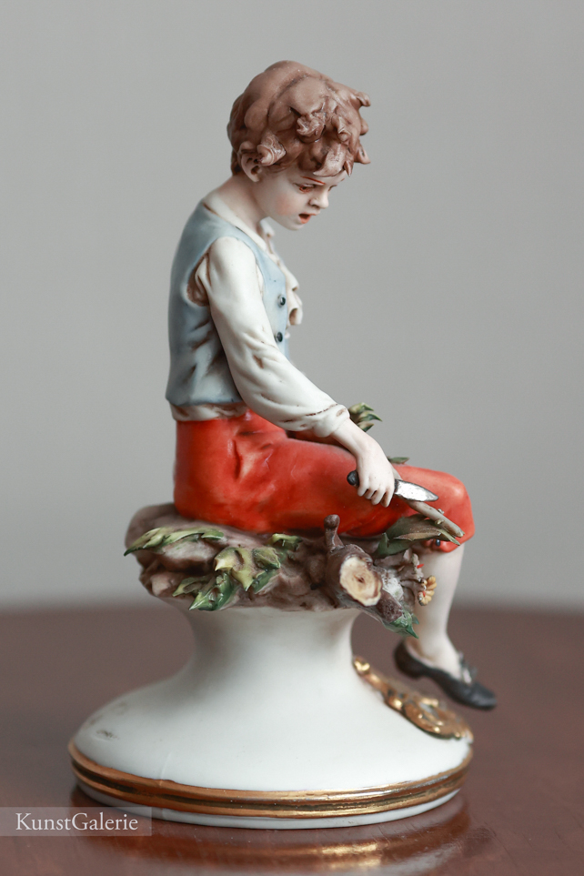 Мальчик с палкой, Luigi Giorgio Benacchio, Capodimonte, статуэтка