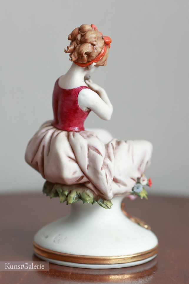 Девочка с кроликом, Luigi Giorgio Benacchio, Capodimonte, статуэтка