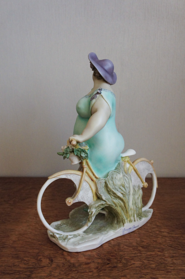 Дама на велосипеде, Florence, статуэтка
