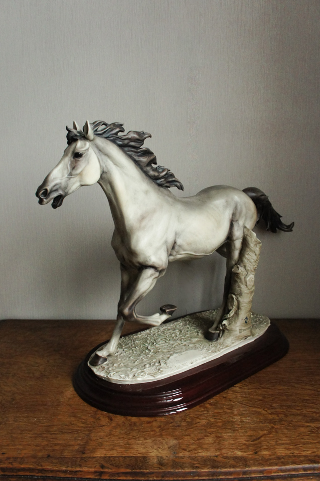 Бегущая лошадь, Джузеппе Армани, Флоренс, статуэтка