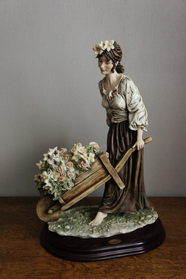 Катерина с тележкой цветов, Giuseppe Armani, статуэтка