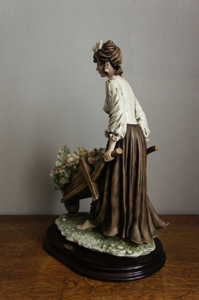 Катерина с тележкой цветов, Giuseppe Armani, купить