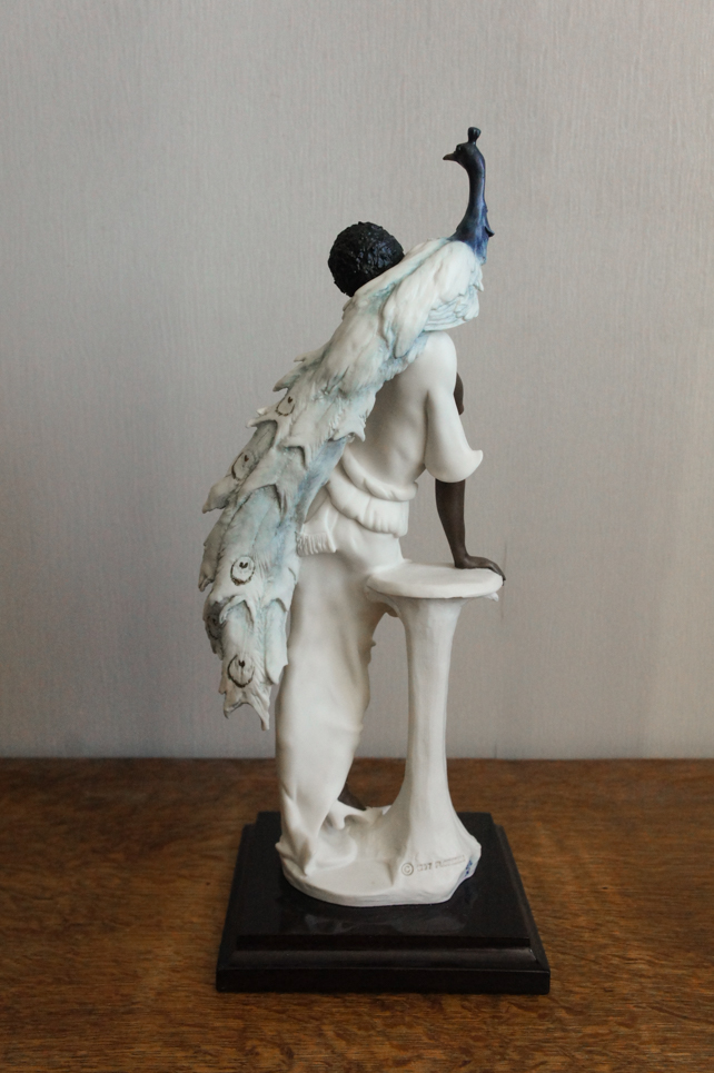 Opal, Giuseppe Armani, статуэтка