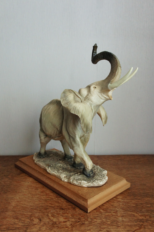 Слон на водопое, Джузеппе Армани, статуэтка
