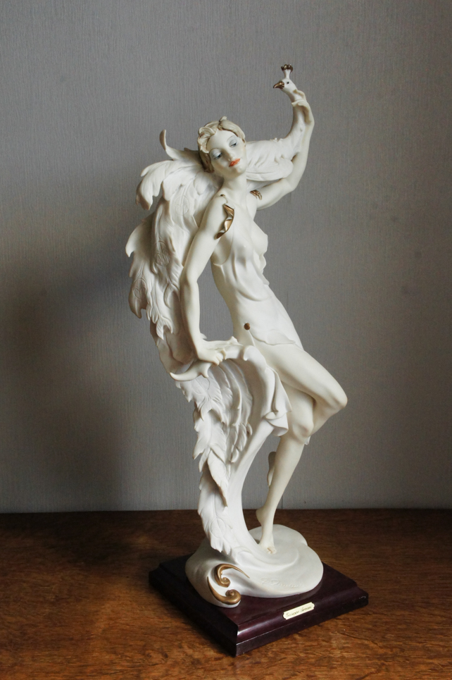 Леди с павлином Vanity, Giuseppe Armani, статуэтка
