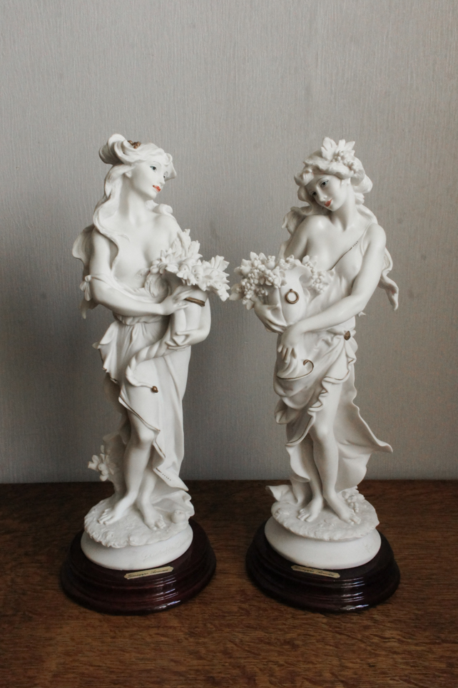 Пара леди с рогом изобилия, Giuseppe Armani, Florence, статуэтка