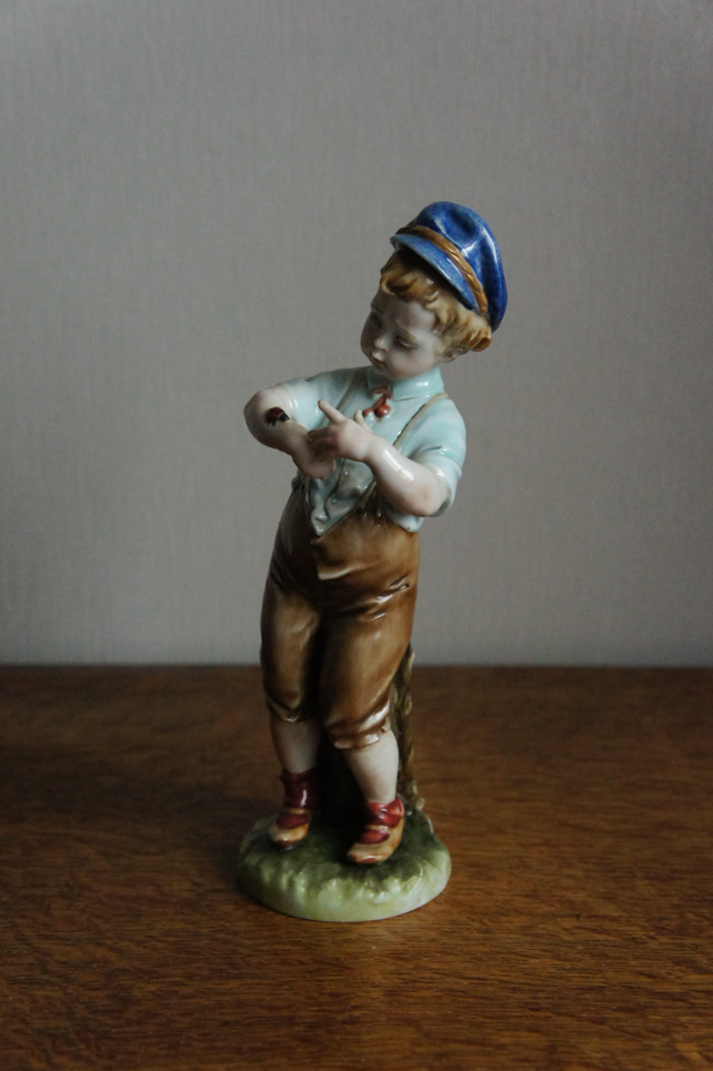 Мальчик с божьей коровкой, Bruno Merli, Каподимонте, статуэтка