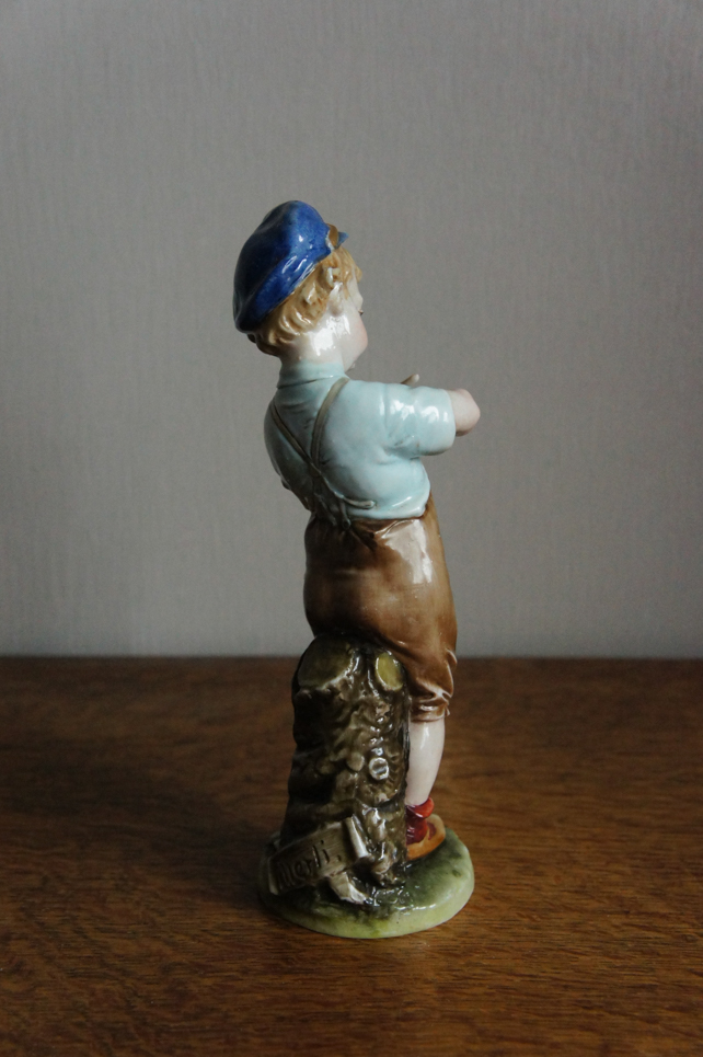 Мальчик с божьей коровкой, Bruno Merli, Каподимонте, статуэтка
