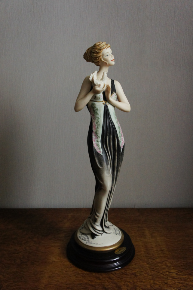 Виктория с голубком, Giuseppe Armani, Florence, статуэтка
