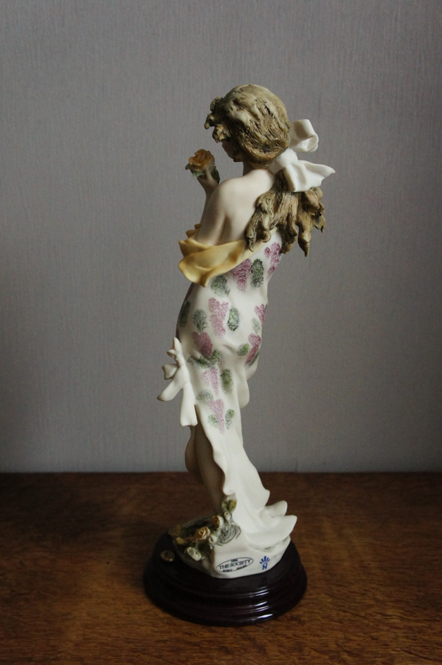 Девушка с желтой розой, Giuseppe Armani, Florence, статуэтка