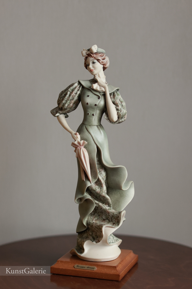 Дама в зеленом с зонтиком, Джузеппе Армани, статуэтка