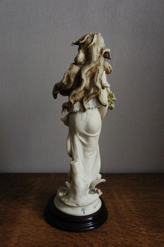 Леди с вазой цветов, Джузеппе Армани, статуэтка